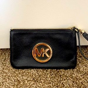 MICHAEL KORS WRISTLET BARELY USED